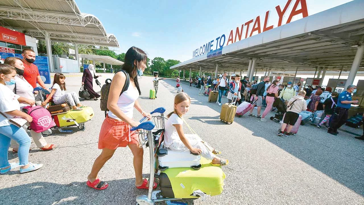 Yerli turistlerin seyahat harcamaları yüzde 69 arttı 4 yerli-turist-kiymete-bindi-q4ha