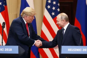 230515-donald-trump-vladimir-putin-se-1256p-a02e8c