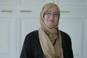 2753-berrin-sonmez-kimdir-kadin-haklari-savunucusu-ve-akademisyen