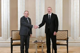 aliyev-ve-pasinyan-abu-dabi-de-bir-araya-geldi