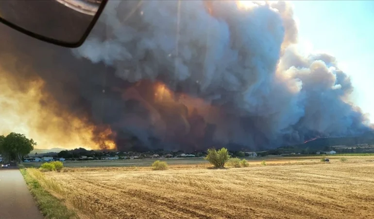 Aude’de Orman Yangını: 16 Bin Hektar Kül Oldu, 13 Yaralı