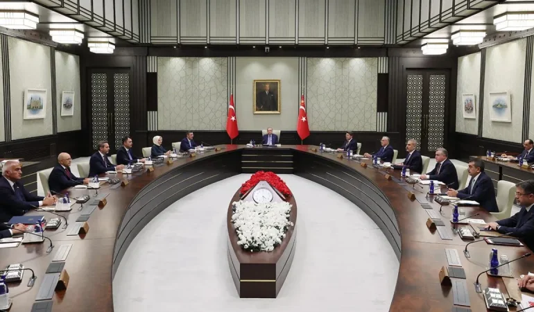 KABİNE TOPLANIYOR: ERDOĞAN-TRUMP ZİRVESİ GÜNDEMİN EN ÖNEMLİ BAŞLIKLARINDAN BİRİ OLACAK