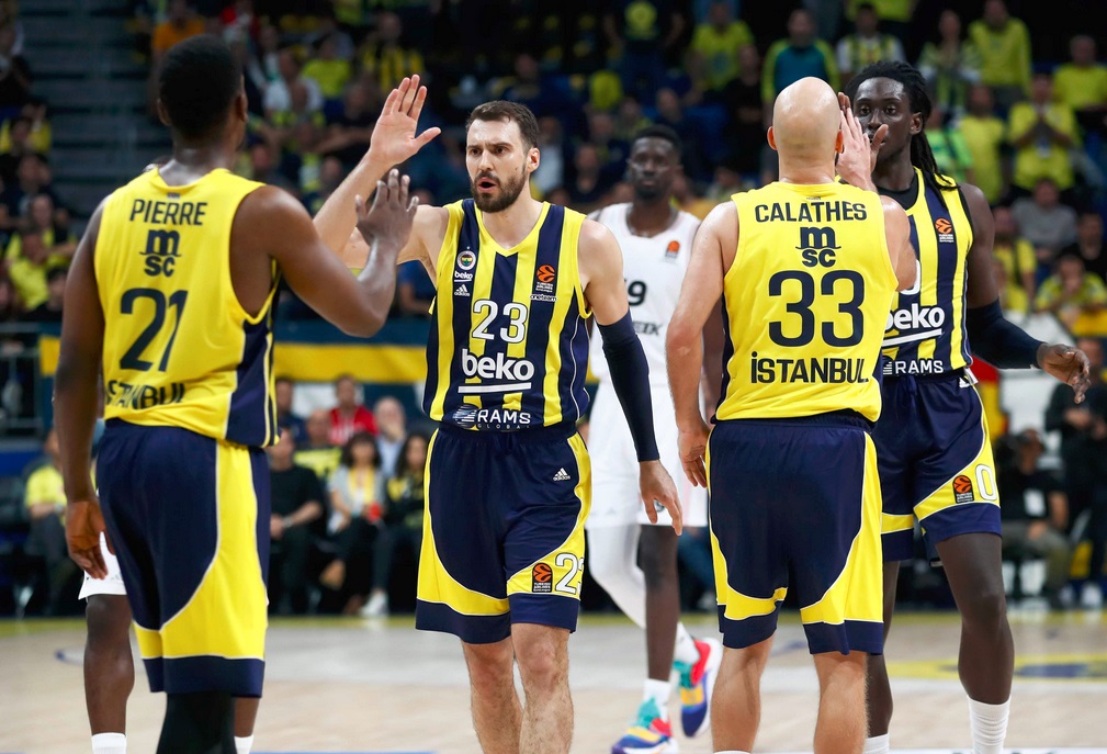 bd390b464f9a7cec3702b36d438be01f - FENERBAHÇE’DEN TARİHİ ZAFER: 38. ERKEKLER CUMHURBAŞKANLIĞI KUPASI SARI-LACİVERTLİLERİN