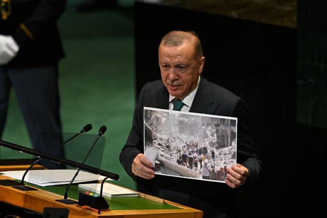 ERDOĞAN, BM 80. GENEL KURUL’DA KONUŞUYOR: “FİLİSTİNLİ MAZLUMLARIN YANINDA BİZ DE DURUŞ SERGİLİYORUZ”