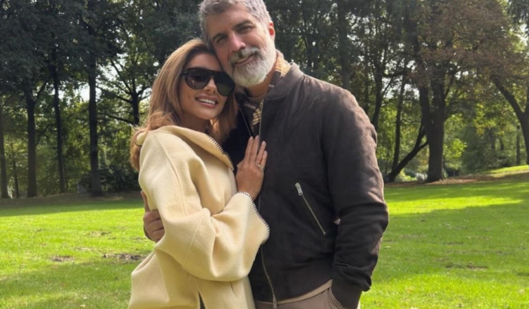 Özcan Deniz’in Eşi Samar Dadgar’dan Aşk Dolu Sözler: “Her Zaman Bizdik, Hiç Ayrı Olmadık”