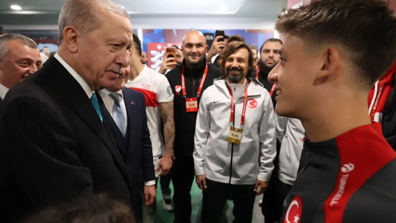 Cumhurbaşkanı Erdoğan Milli Takımı Kutladı! 3 68eec0c836619880-w1200xh883