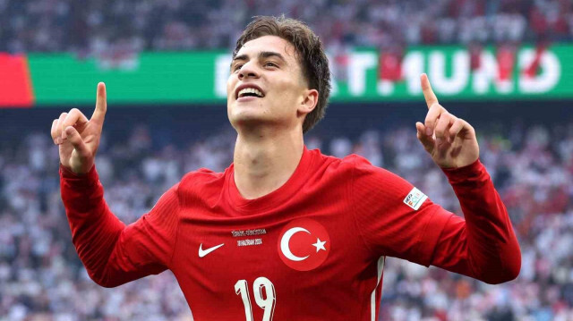 Milli Futbolcu Kenan Yıldız ve Model Natalia Shadle İlk Kez Sokakta Görüntülendi