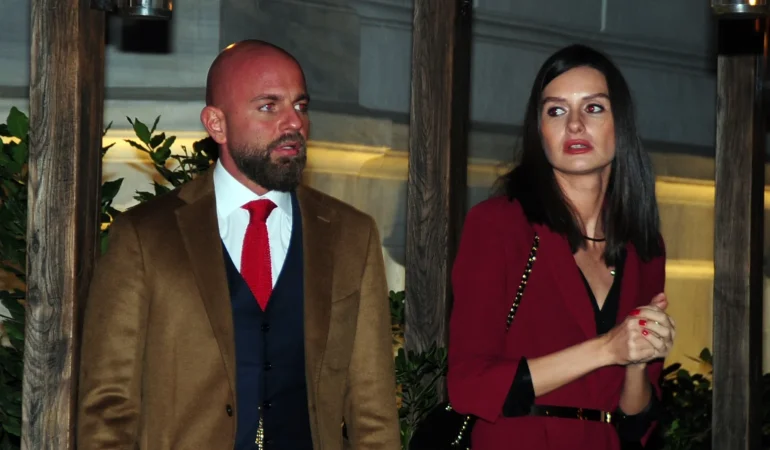 İzzet Özilhan, Boşanmanın Ardından Eğlenceye Daldı