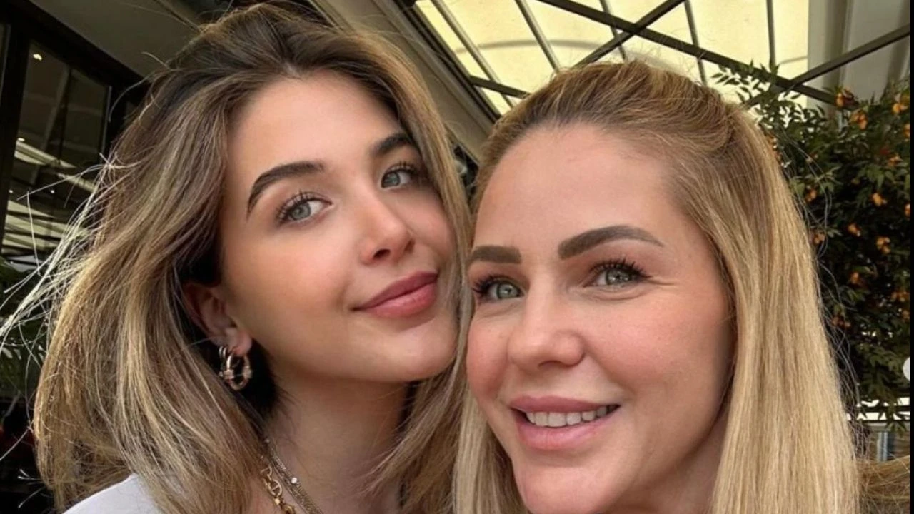 emre-kinay-ve-emine-unun-kizi-duru-kinayin-sevgilisi-unlu-cikti-futbolcu-emirhan-caliskan-ile-karesine-yorum-yagdi-17310464548100