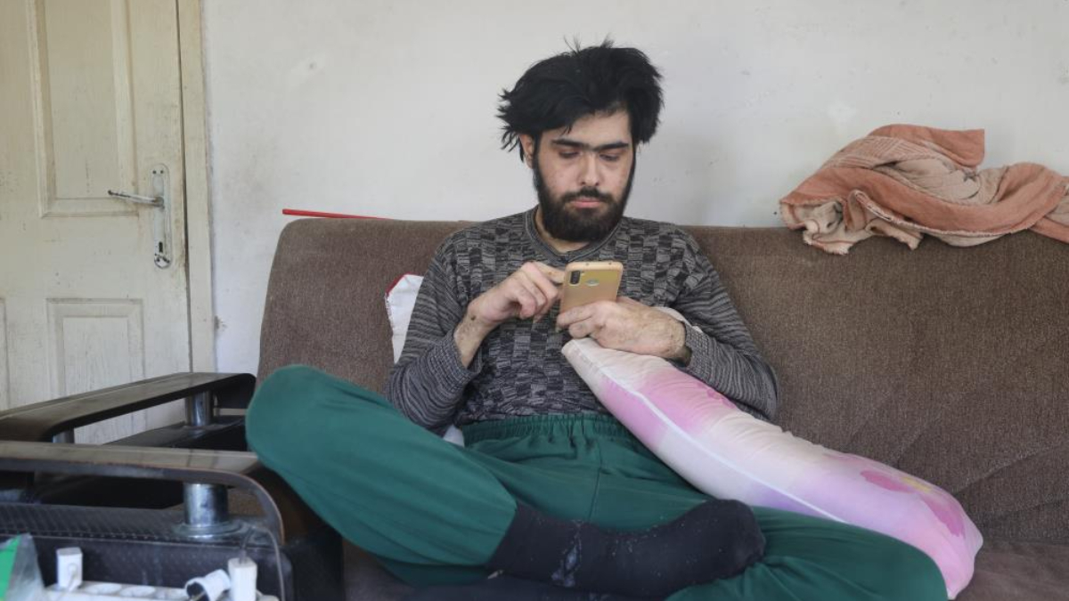 hatayda-telefon-bagimlisi-gencin-annesinin-yardim-cagrisi-9mlM53wO