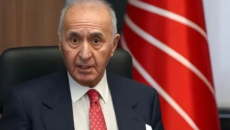 Eski CHP Lideri Hastaneye: Durumu Ciddiyetle Takip Ediliyor