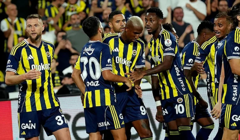 Fenerbahçe’de Bir Futbolcu Daha Ayrılıyor!