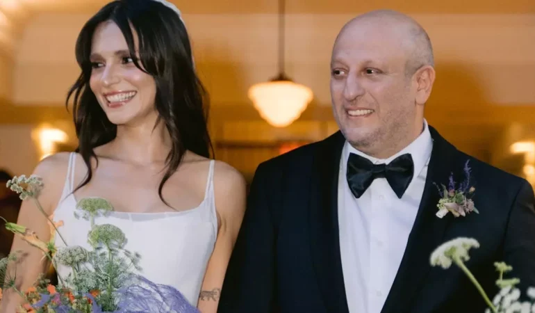 Meriç Aral Sessizliğini Oğluyla Bozdu!