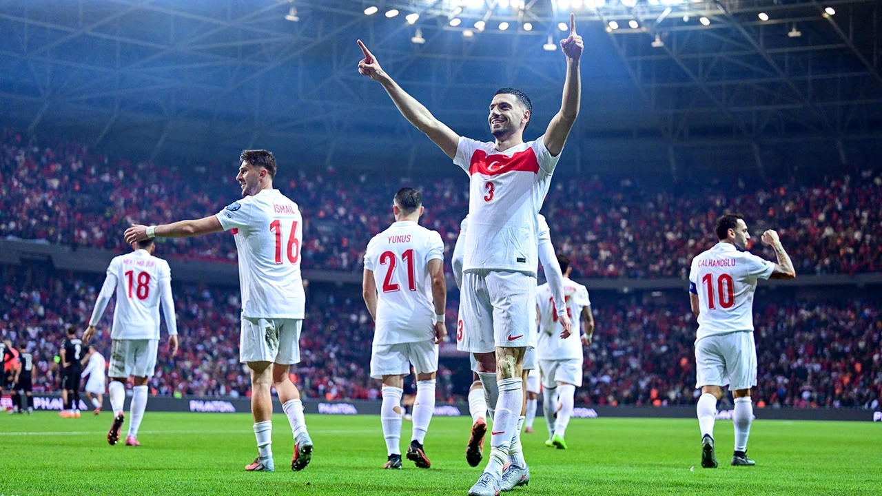 Milli Takım Dünya Kupası’na Bir Adım Daha Yakın! 3 turkiye-dort-kose-bizim-cocuklar-dunya-kupasina-yuruyor-fcuw