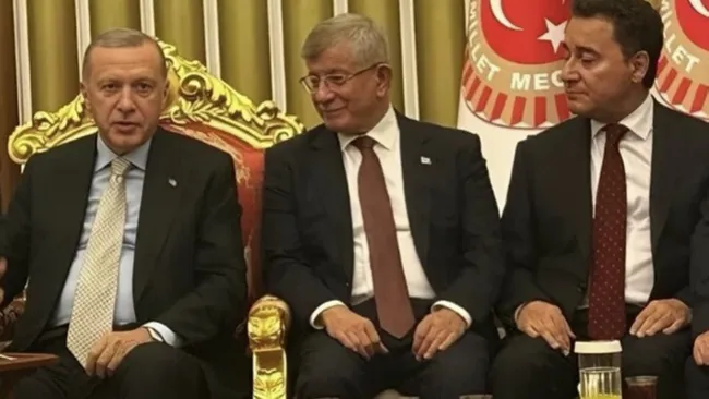 AK PARTİ’DE BABACAN VE DAVUTOĞLU KRİZİ! PARTİDEN AYRILANLARA “ÖDÜL” TEPKİSİ BÜYÜYOR