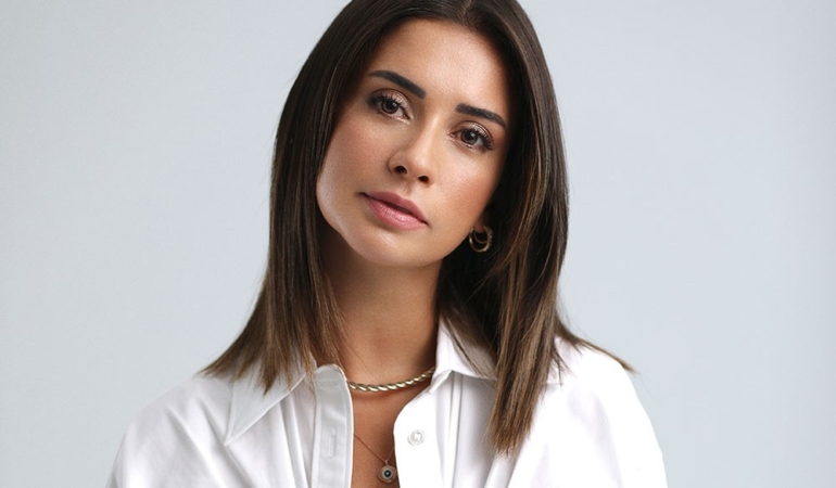 BUSE TERİM BOŞANMANIN ARDINDAN YENİ AŞKINI BULDU! SOSYETE DÜNYASINDA GÜNDEM OLDU