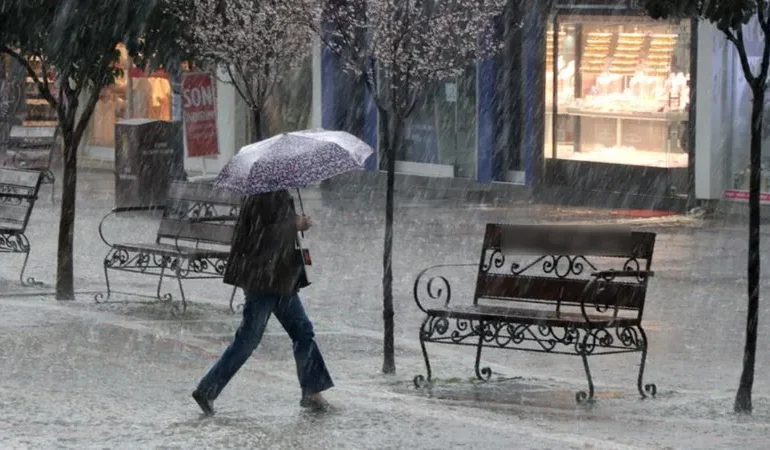 METEOROLOJİ’DEN SAĞANAK UYARISI: İSTANBUL DAHİL 20 İLDE YAĞIŞLAR ETKİLİ OLACAK