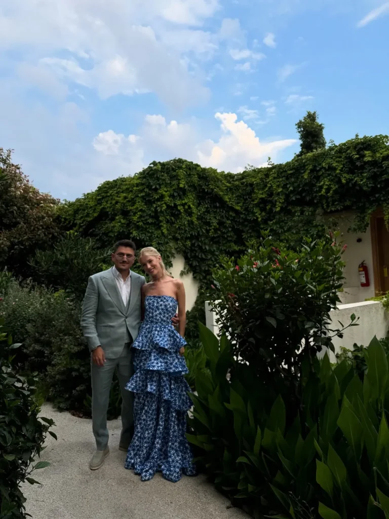 690c444e71676571 w1200xh1600 - Cengiz Ünder’den Sevgilisine 8 Milyon TL’lik Tektaşla Masalsı Evlenme Teklifi!