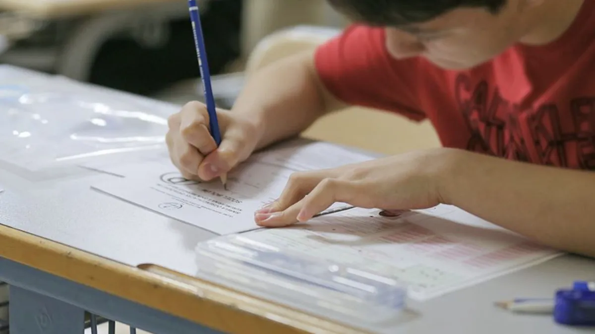 - 2026 LGS Tarihi Belli Oldu: Öğrenciler 14 Haziran 2026 Pazar Günü Ter Dökecek!