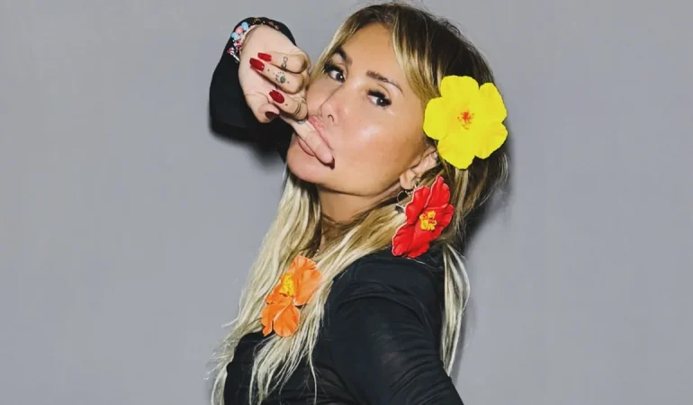 Yonca Evcimik’ten Gençlik Dolu İtiraf: “Sırrım Neşede, Üretimde ve Disiplinde!”