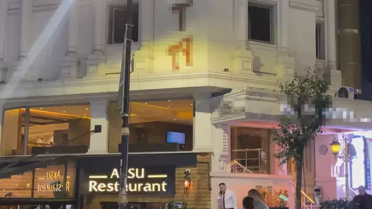 Fatih’te Hollanda’dan Gelen İki Kız Kardeş Gıda Zehirlenmesi Şüphesiyle Hastaneye Kaldırıldı