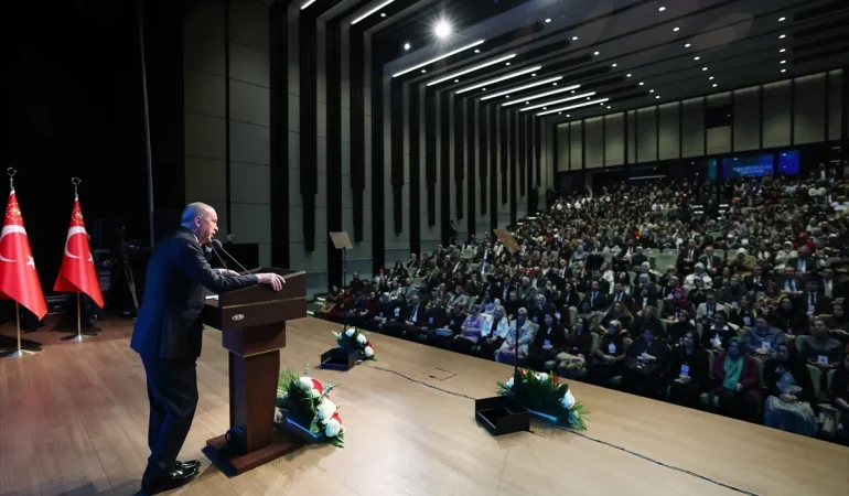 Cumhurbaşkanı Erdoğan, Aile ve Kültür-Sanat Sempozyumu’nda Nüfus ve Aile Yapısına Dikkat Çekti