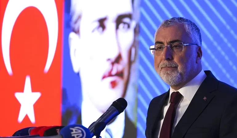 Vedat Işıkhan’dan Asgari Ücret Açıklaması: “Hem Çalışanı Hem İşvereni Koruyan Bir Rakam Belirlenecek”