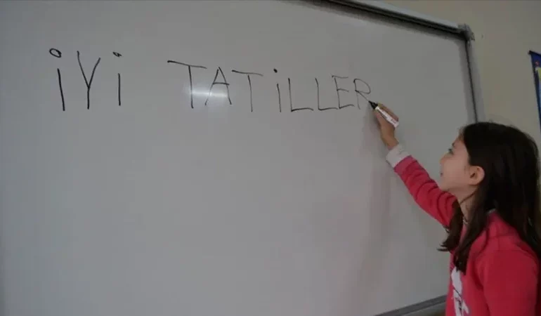 Ara Tatil Kalkıyor mu?