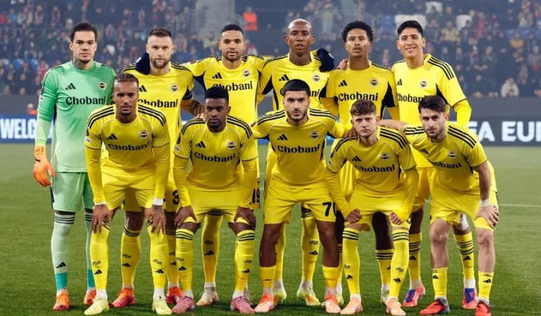 Fenerbahçe’de Penaltı İsyanı! Hakem VAR’a Gitti, Pozisyonu İzledi Ama Karar Değişmedi