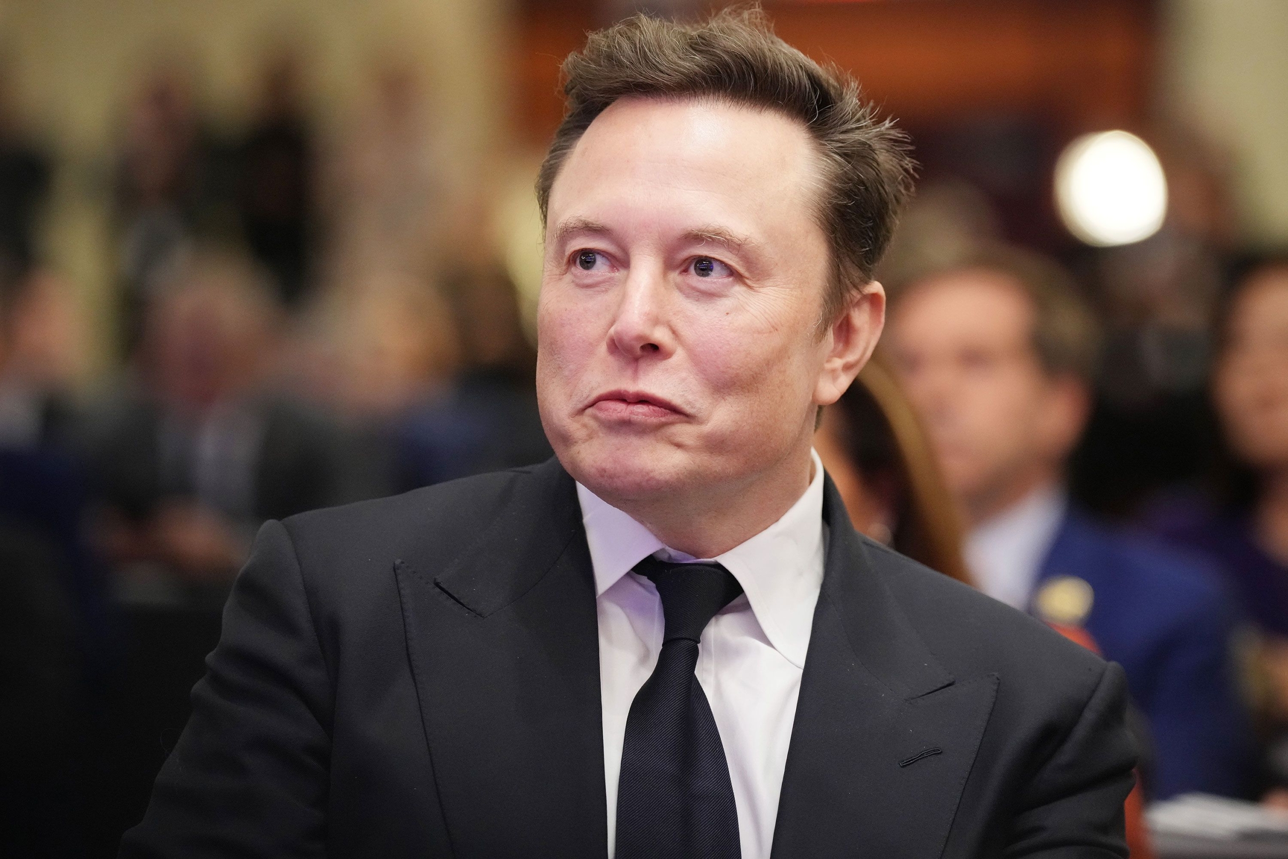 Elon Musk, Yapay Zeka ve Robotlarla Yoksulluğu Sonlandırma Planını Açıkladı 3 gettyimages-2184585949-20250728110847600