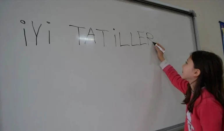 Okullarda İlk Ara Tatil Başlıyor: Milyonlarca Öğrenci 10 Kasım’da Tatile Çıkıyor!