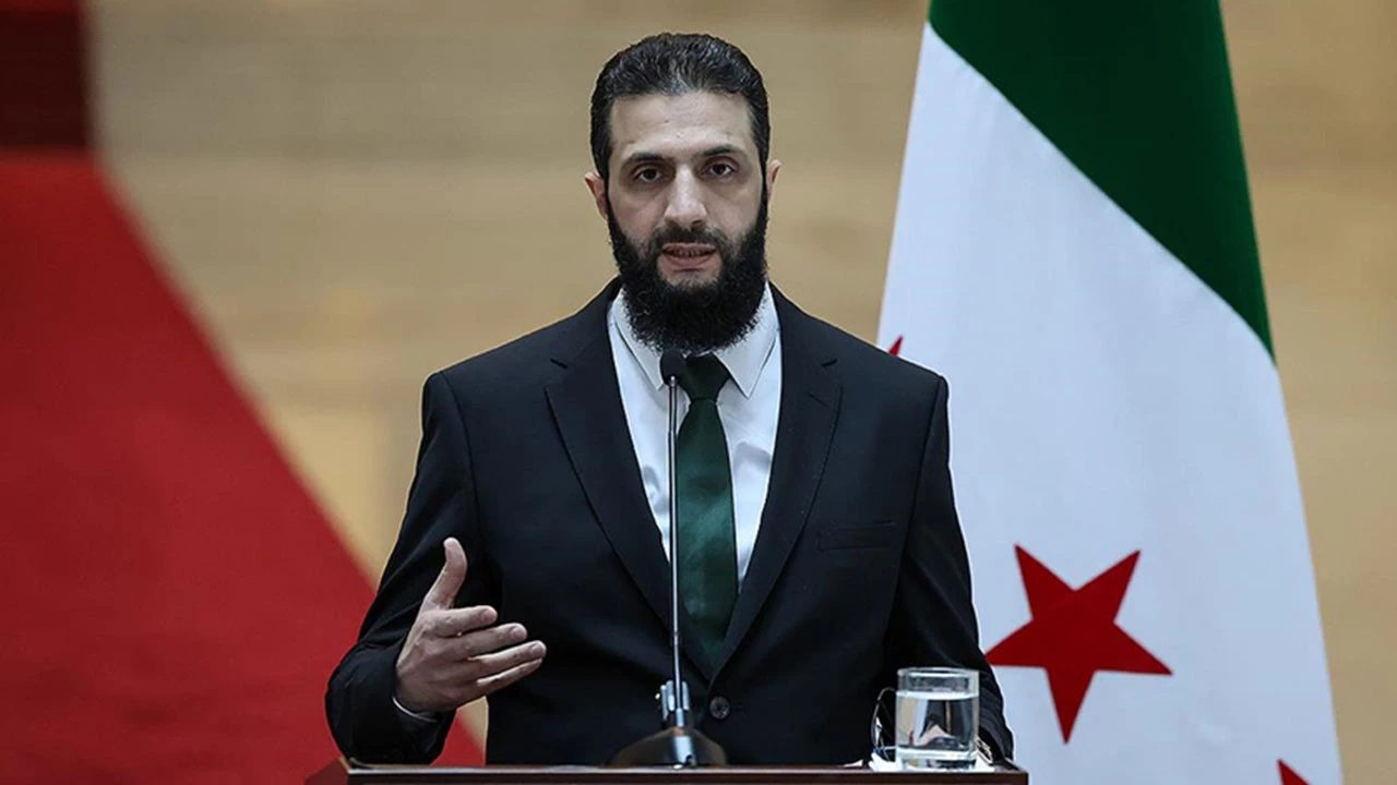 Suriye’de Yeni Dönem: Şara’ya Uygulanan Yaptırımlar Kaldırıldı, Trump Görüşmeye Hazırlanıyor! 3 saraya-yonelik-yaptirimlar-kaldirildi-trump-ile-beyaz-sarayda-gorusecegi-aciklanmisti-oyow