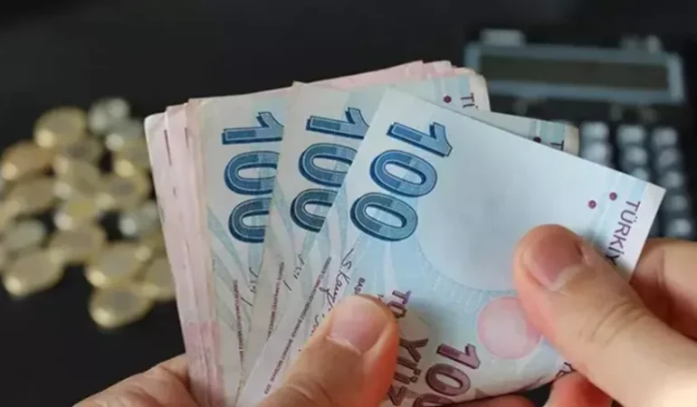 İŞ DÜNYASINA YÖNELİK KRİTİK KARAR ERTELENDİ: UYGULAMA BİR YIL SONRAYA KALDIRILDI