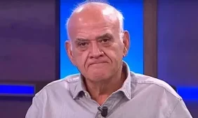 AHMET ÇAKAR’IN HESABINA YATAN PARA GÜNDEM OLDU: “EMİNÖNÜ’NDEKİ RESMİ DÜKKAN SATIŞINDAN GELDİ” AÇIKLAMASI 1 6935aef39bc9f242-300x169