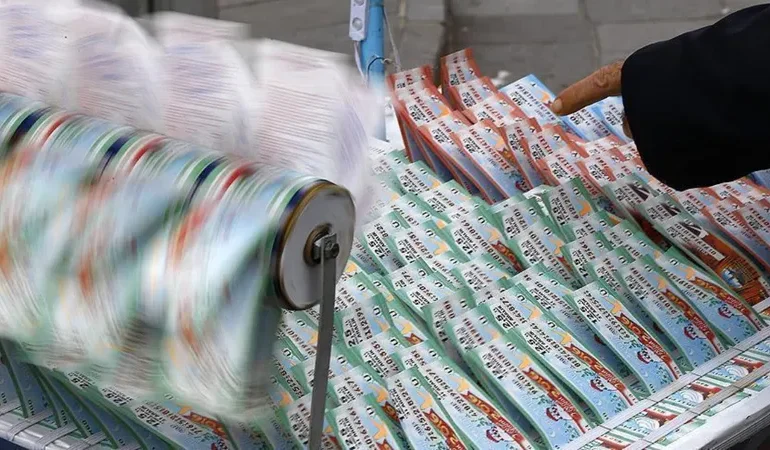 İSTANBUL’DA CAMİ ÖNLERİNDE ŞANS OYUNLARI VE PİYANGO SATIŞINA KESİN YASAK GETİRİLDİ