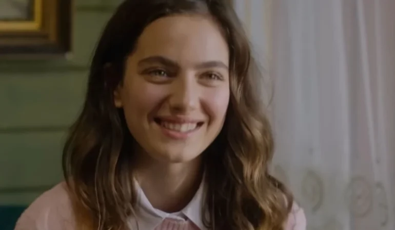 Ava Yaman’ın Makyajsız Pozu Sosyal Medyayı Salladı