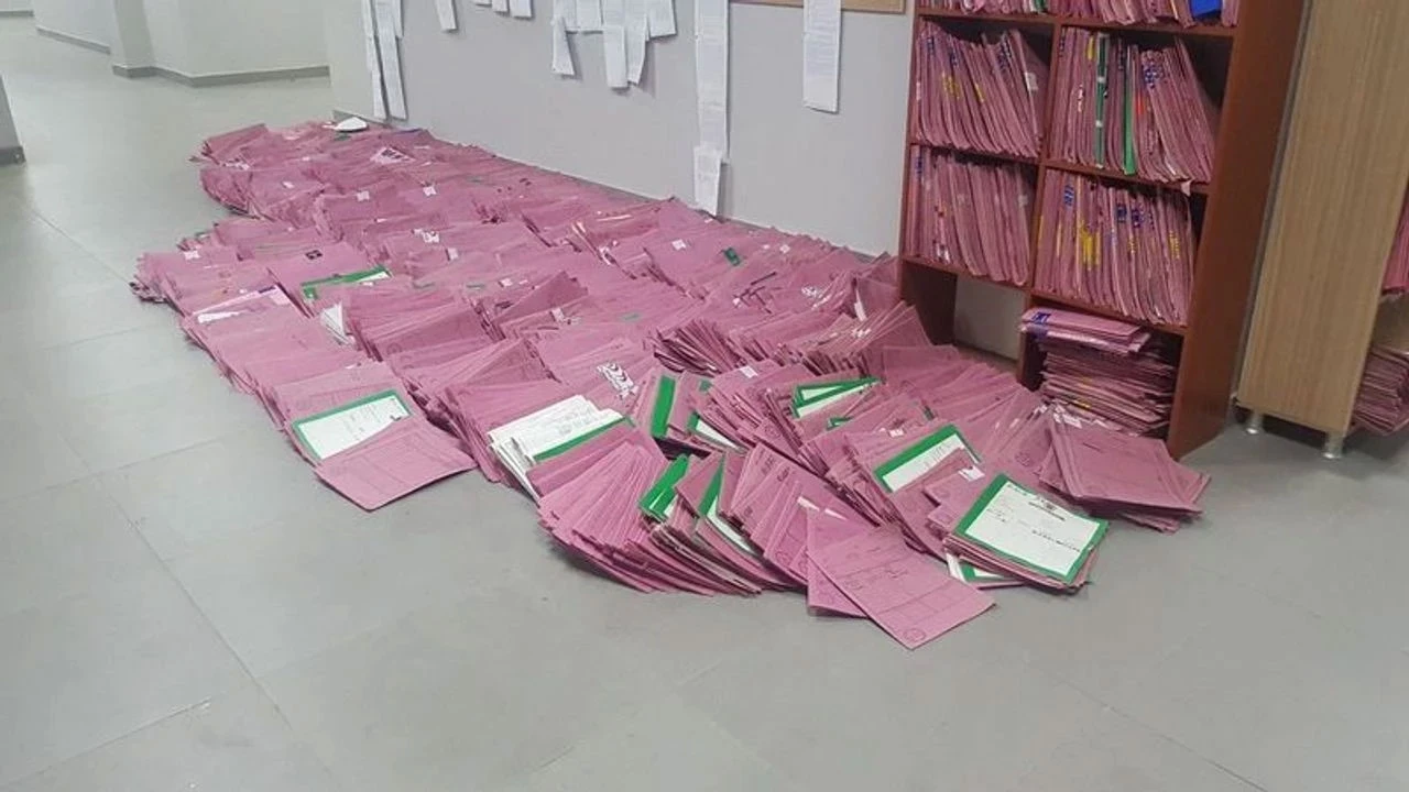 borc-krizindeki-vatandaslar-icralik-oldu-her-gun-30-bin-yeni-dosya-geliyor-qz47