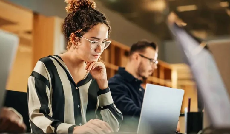 ÇALIŞMA HAYATINDA DEVRİM: 4 GÜNLÜK MESAİ TÜRKİYE’DE TARTIŞILIYOR