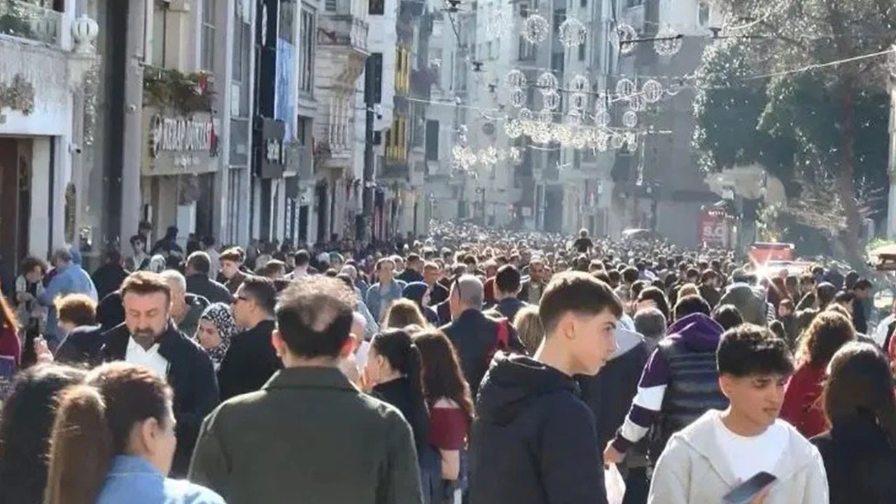 guvencesizlik-ve-yoksulluk-tetikliyor-turkiyede-dogurganlik-hizi-dusuyor-i7ut