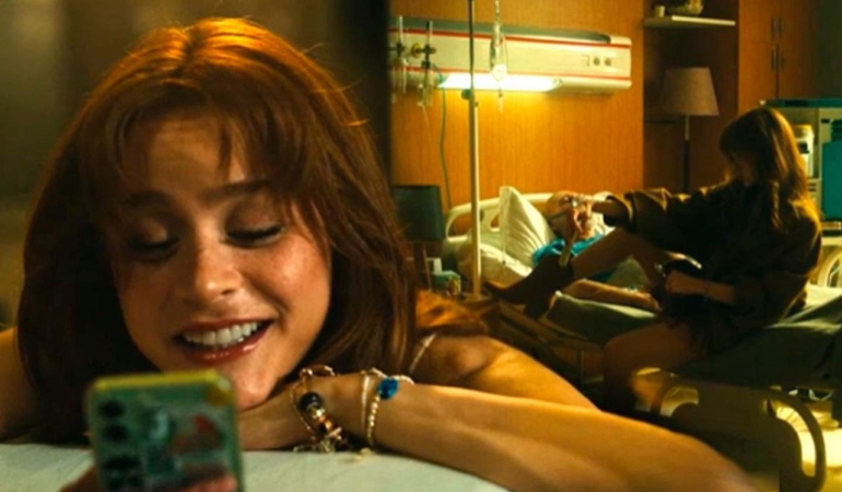 GENÇ OYUNCUNUN SAHNE KIYAFETLERİ GÜNDEMDE: SOSYAL MEDYADA BÜYÜK TEPKİ