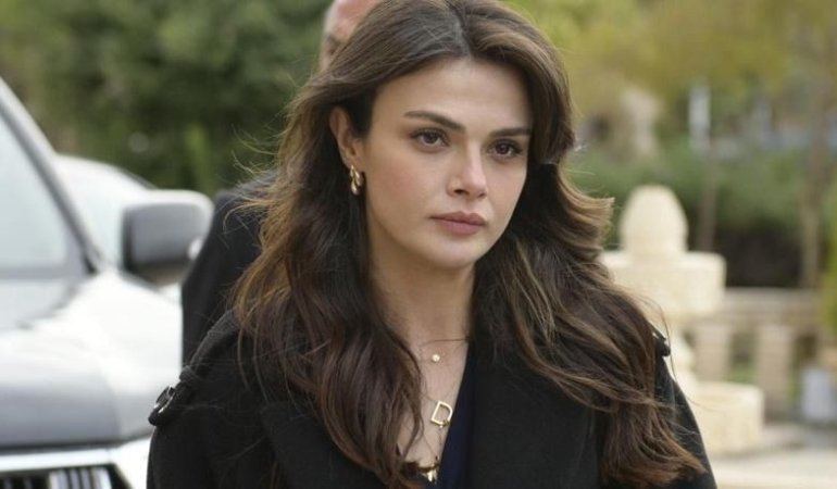 SİNEM ÜNSAL’IN ROMANTİK ANLARI GÜNDEME DAMGA VURDU: SEVGİLİSİNE DUYDUĞU AŞK GÖRÜNTÜLERE YANSIDI