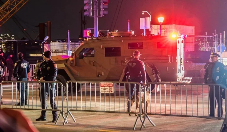 MADURO NEW YORK’TA HALKA AÇIK GÖRÜNÜM SERGİLEDİ, ABD’DEKİ TEMASLARI VE CADDE ADIMLARI KAMUOYUNU MEŞGUL ETTİ