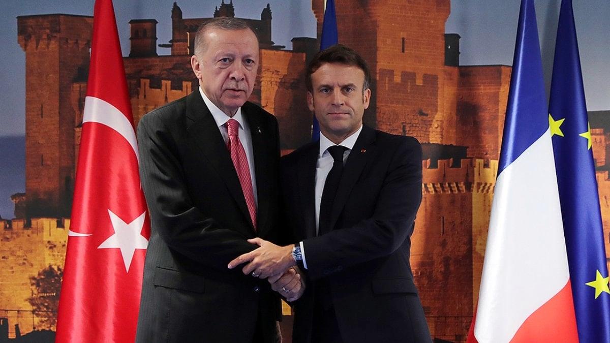CEZAYİR ANALİZİ TARTIŞMALARA YOL AÇTI, ERDOĞAN KAZANAN OLARAK GÖRÜLÜYOR 1 fransiz dergiden cezayir analizi erdogan kazandi FE2RpKCV - CEZAYİR ANALİZİ TARTIŞMALARA YOL AÇTI, ERDOĞAN KAZANAN OLARAK GÖRÜLÜYOR